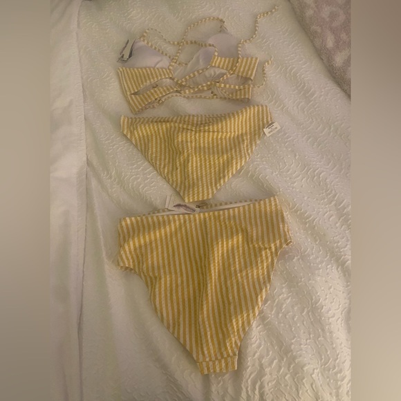 NWT - 3 pieces! Yellow Bikini with extra bottoms -jessica simpson - Picture 4 of 5
